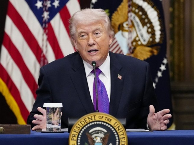 Трамп: САД имају практично неограничене залихе муниције