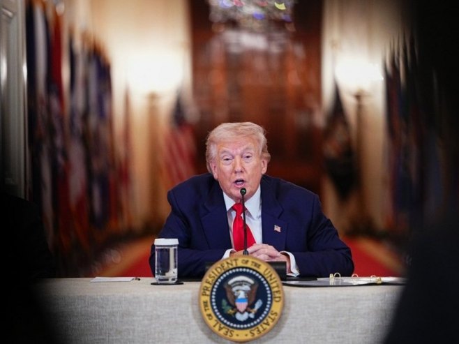 Трамп: Иран обећао да више неће нападати сусједе након неумољивих напада САД и Израела
