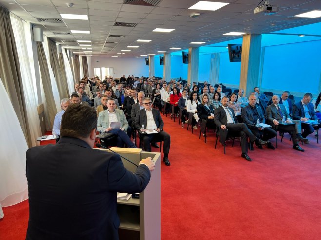 Главни одбор Уједињене Српске усвојио пројекат "Паметна Српска 2027. - 2030." (ФОТО)