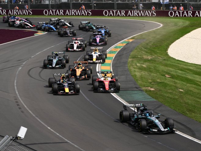 Доминација Мерцедеса у Мелбурну - Расел најбржи на старту сезоне