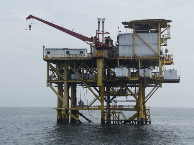 Нафта (Фото: EPA/GERARDO MENOSCAL) - 
