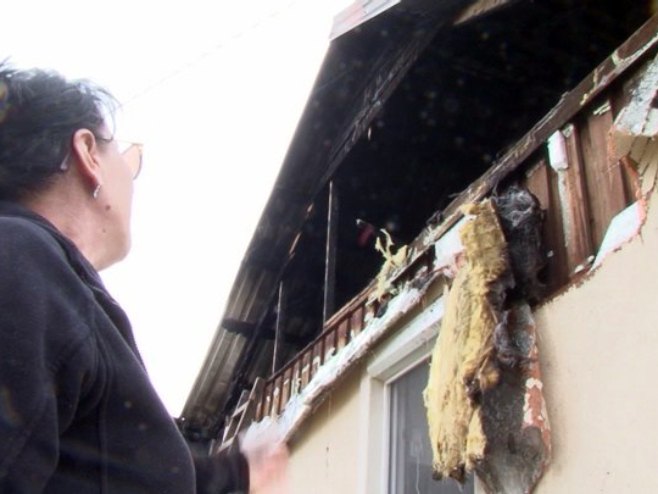 У пожару изгорјела кућа породице Ћирковић - покренут апел за помоћ (ВИДЕО)