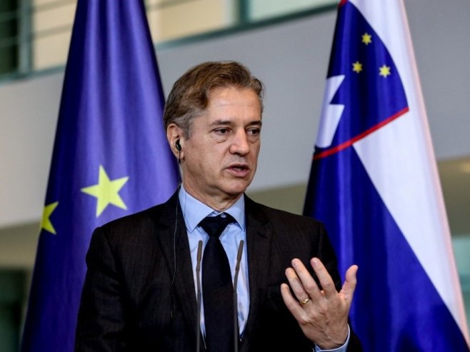 Роберт Голоб (Фото: EPA/FILIP SINGER) - 