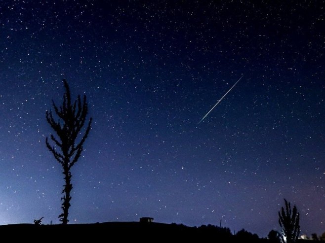 Метеорит (Фото: EPA//GEORGI LICOVSKI, илустрација) - 