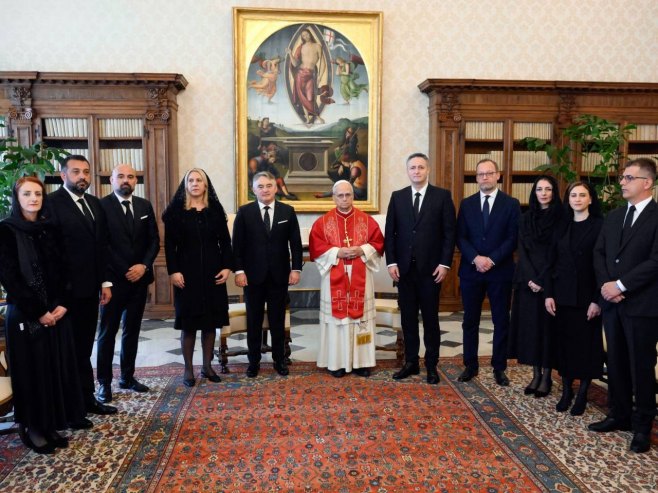 Чланови Предсједништва са папом Лавом - Фото: Уступљена фотографија