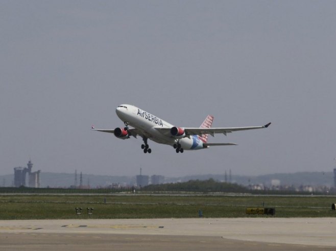 Полетио авион из Ријада за Београд са 162 путника, од којих 10 беба