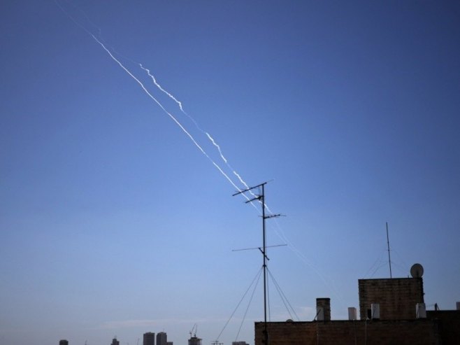 Ракете над Израелом (Фото: EPA/ATEF SAFADI, илустрација) - 