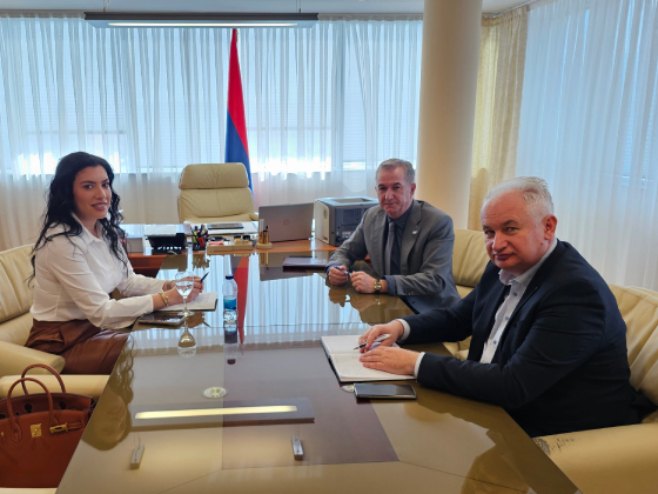 Састанак - Аеродроми - Фото: Уступљена фотографија