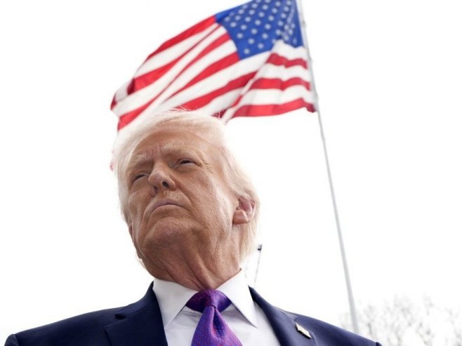 Доналд Трамп (Фото: EPA/YURI GRIPAS / POOL) - 