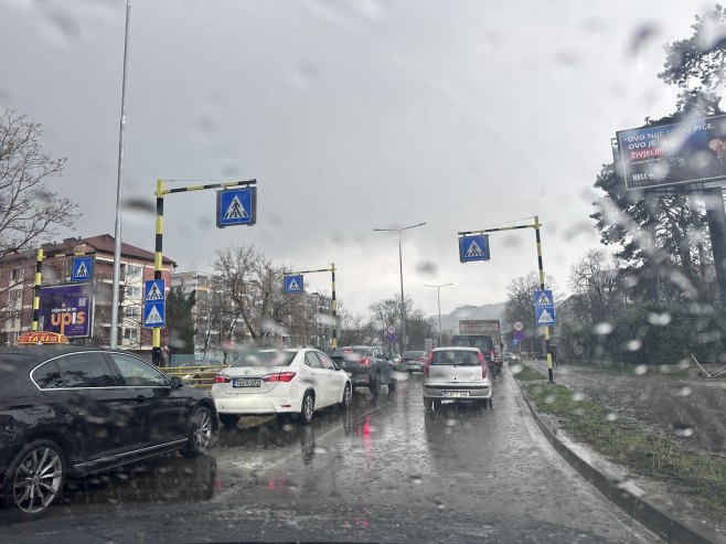 Лед и киша погодили Бањалуку (ВИДЕО)