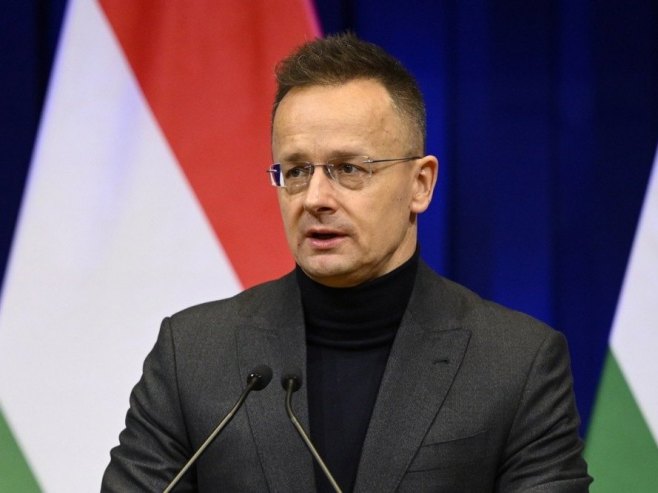 Сијарто: Док је Орбан премијер, нема подршке чланству Украјине у ЕУ