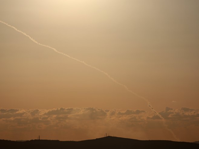 УАЕ: У току пресретање иранских дронова и ракета, преусмјерени летови у Дубаију