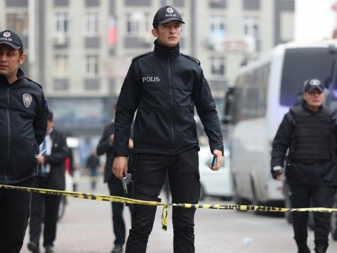 Пуцњава у згради владе у Анталији, нападач се закључао