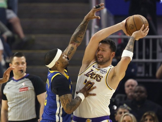 Детроит прекинуо серију Лејкерса, Дончић промашио продужетак (ВИДЕО)