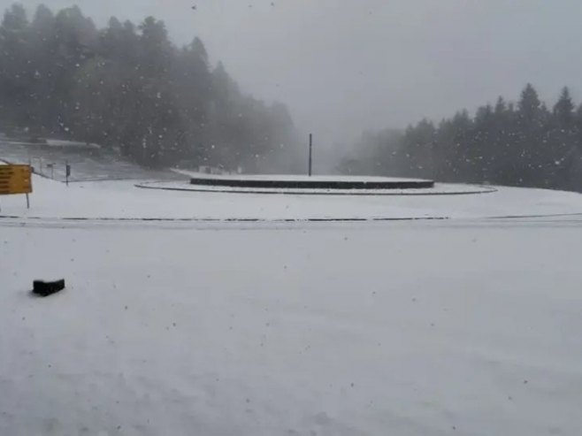 Пао снијег на Козари