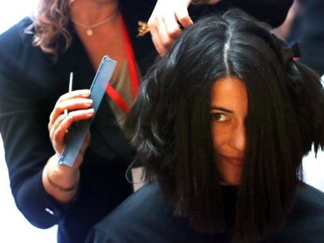 Неправилна примјена и нестручан рад доводе до оштећења косе и појаве озбиљних здравствених проблема