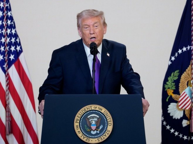 Трамп: САД би могле да заврше са Ираном и оставе савезницима да брину о Ормузу