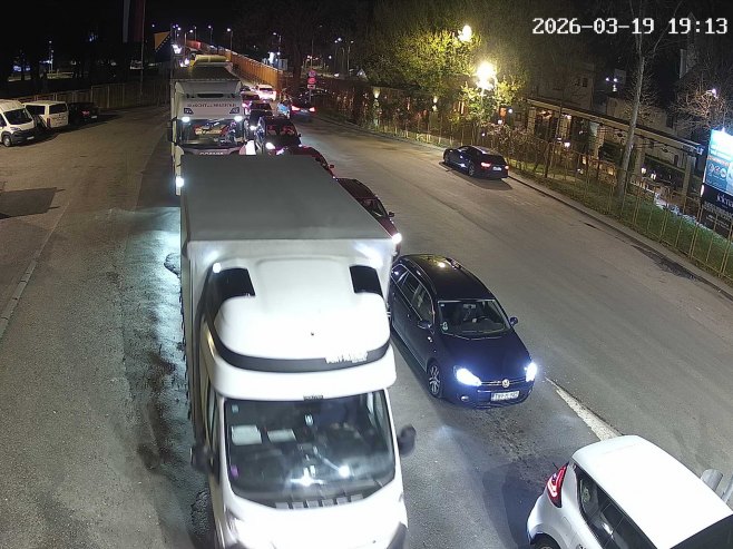 Појачан саобраћај на улазу у БиХ из Хрватске