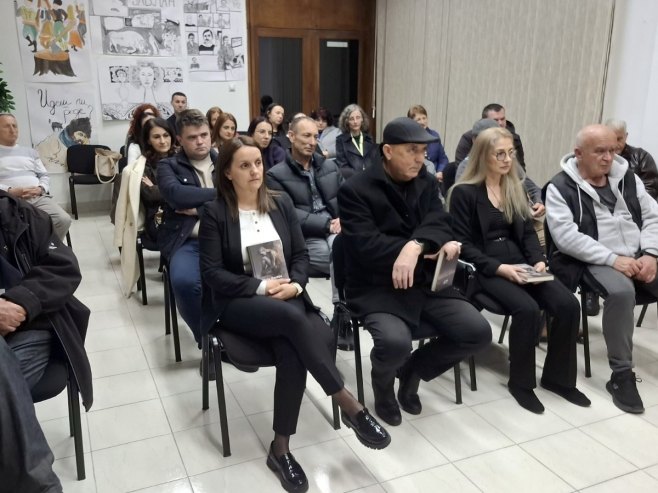 Мркоњић Град: Представљена збирка поезије "Непце душе" (ФОТО)