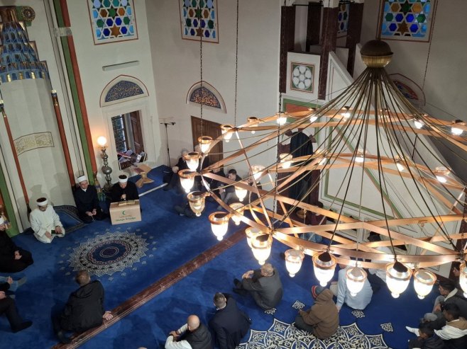 Муслимани обиљежавају Рамазански бајрам (ВИДЕО)