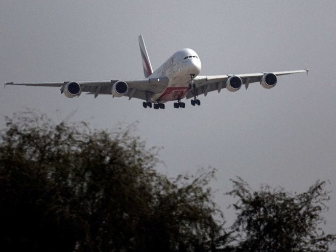 Авион из Дохе са 250 српских држављана слетио у Београд