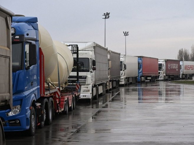 Полиција Црне Горе забранила превозницима блокаде саобраћајница и граничних прелаза