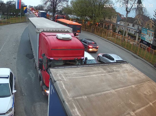 У Градишци и Градини дужа чекања у оба смјера