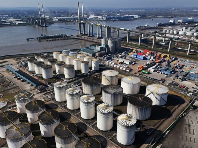 Вашингтон одобрио продају иранске нафте на 30 дана