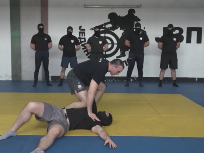 Милан Гаврић остварио дјечачки сан - да носи полицијску униформу и служи грађанима (ВИДЕО)