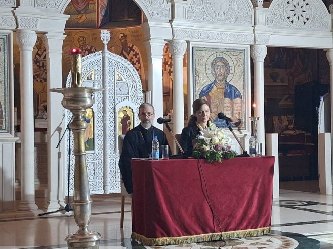 У требињском Саборном храму одржано предавање на тему "Служба причешћа као испуњење поста" (ФОТО/ВИДЕО)