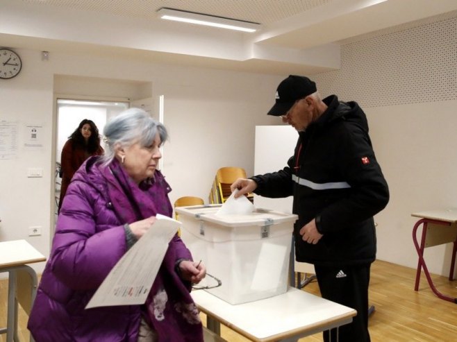 Избори у Словенији: Голобова странка води са 28,54 одсто гласова, Јаншин СДС има 28,23