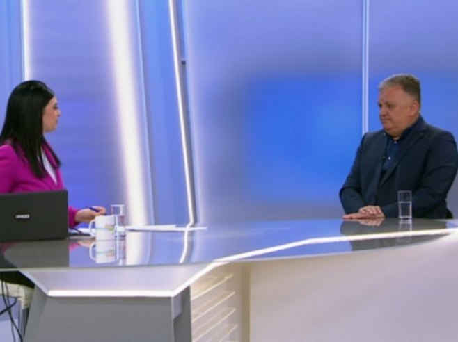 Аџић: Мост у Градишци - слика и прилика стања у БиХ