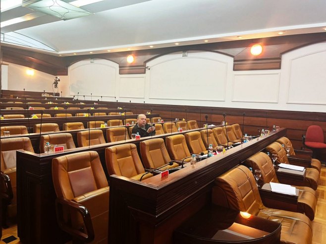 Скупштина града одгођена за сутра