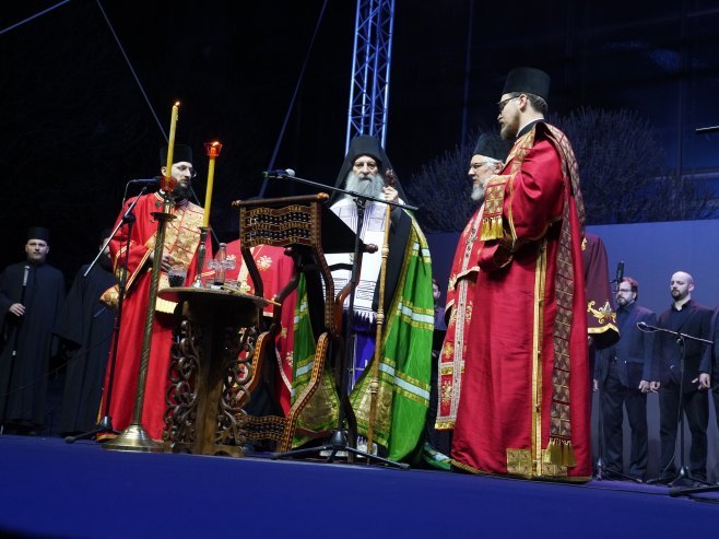 Патријарх Порфирије: Без изузетка смо се нашли у ратном пламену (ВИДЕО)