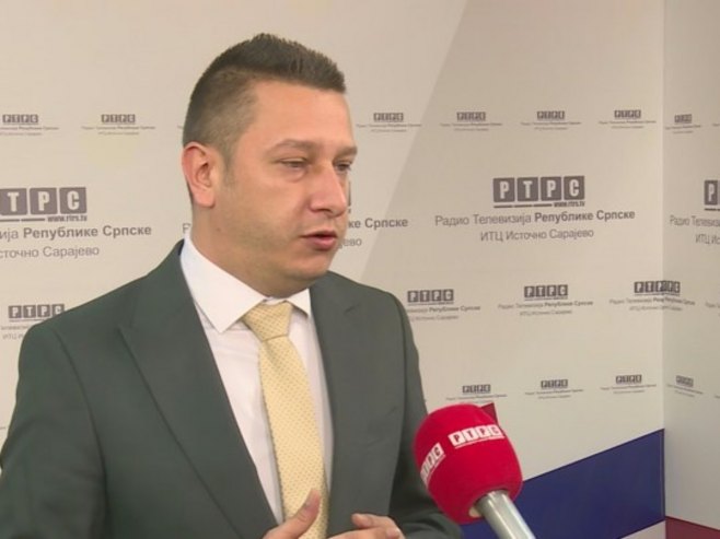 Гогановић: Најоштрије осуђујем вандализам и пријетеће поруке Србима у Центру за обуку у Пазарићу (ВИДЕО)