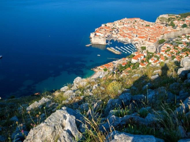 Срушен хотелски комплекс у којем је Тито љетовао