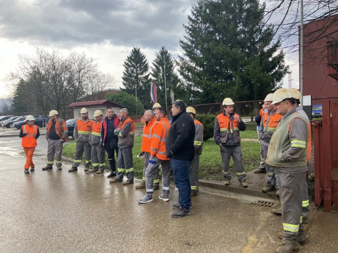 Протест радника одбијањем оброка "Нове Љубије" (ФОТО)