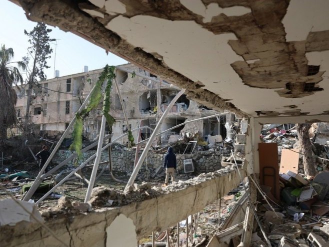 САД преко Пакистана послале Ирану план у 15 тачака; Мер њуз: Техеран разматра отмицу америчких званичника