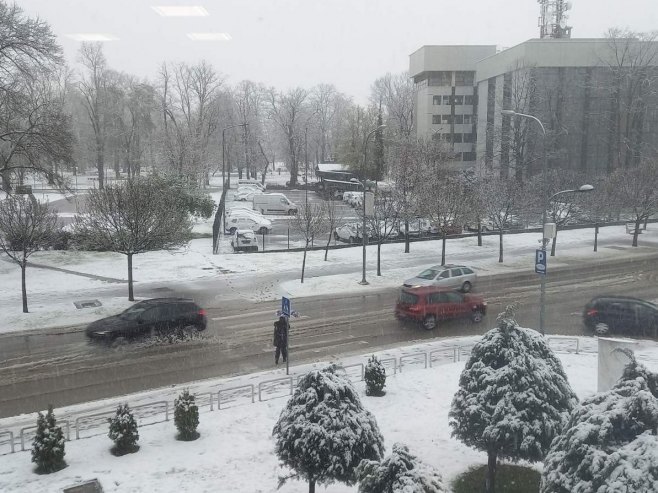 Бањалука јутрос под снијегом