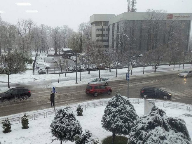 Наранџасто упозорење због вјетра, кише и снијега