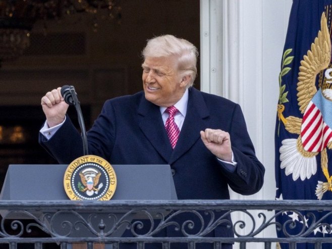 Трамп најавио пораз Ирана, назвао Ормуски мореуз "Трампов мореуз"