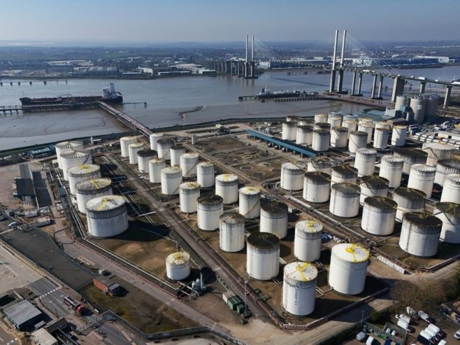 Дар: Двадесет пакистанских бродова може кроз Ормуски мореуз