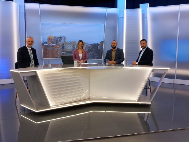 Снијег паралисао поједине дијелове Бањалуке; Градске службе опет заказале