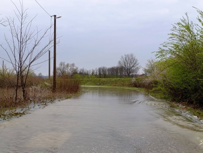 Смањење падавина, водостаји у стагнацији и опадању
