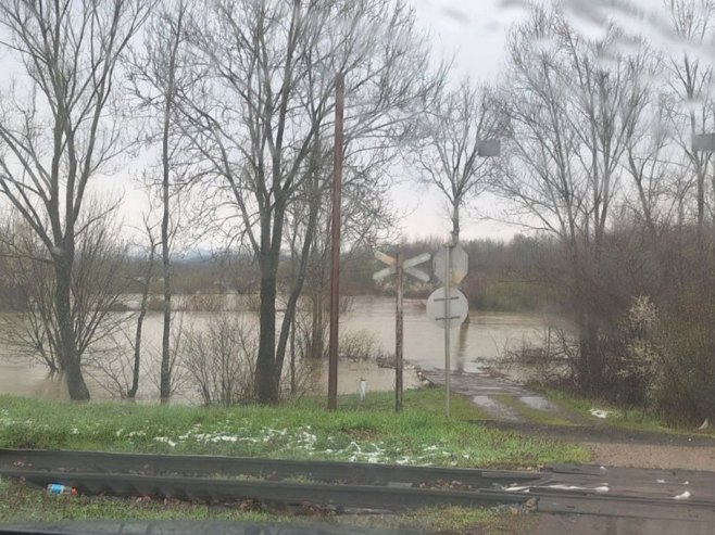 Излила се Гомјеница у Нишевићимa