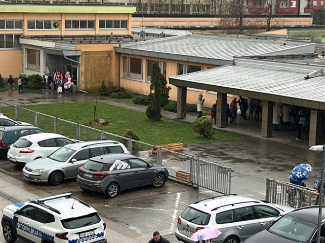 У више бањалучких школа дојава о бомбама