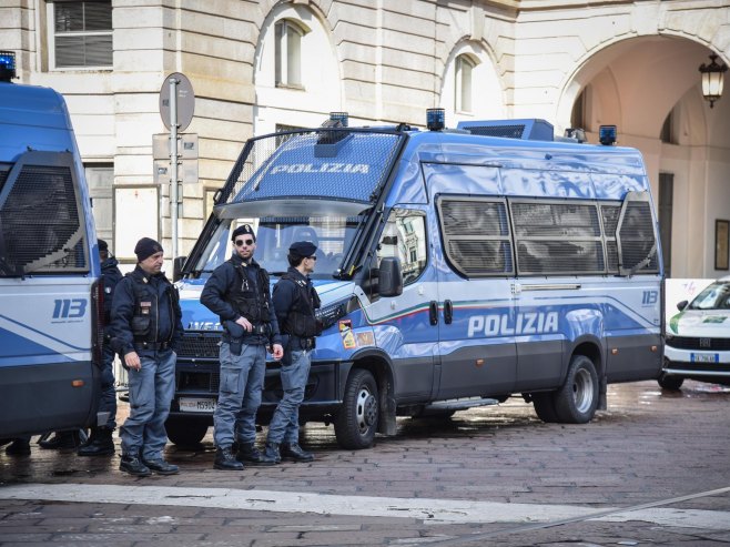 Професорка избодена у школи у Италији, други ученик јој спасио живот