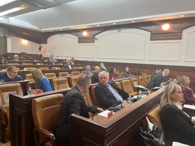 Скупштина града Бањалука о поксупљењу смећа