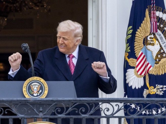 Трамп: Не може Америка да помаже онима који не помажу њој