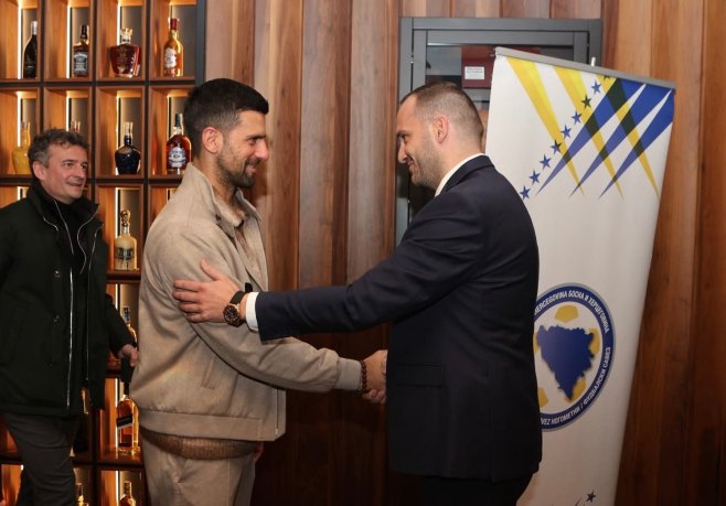 Ђоковић и Чеферин стигли у БиХ на утакмицу у Зеници (ФОТО)